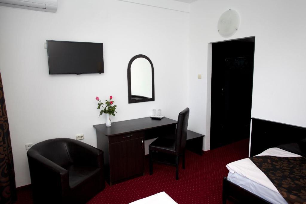Hotel Terra Oradea Oda fotoğraf